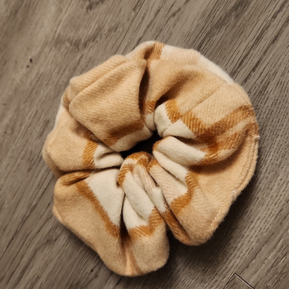 🐻 New Hair Scrunchie